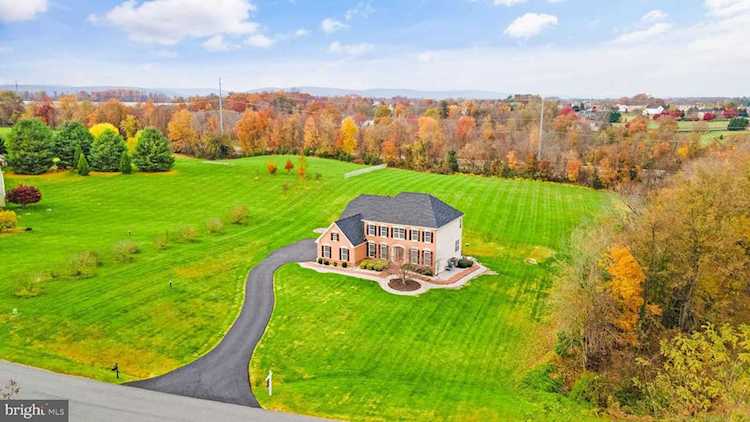 38662 Rambling Farm Dr Hamilton, VA 20158