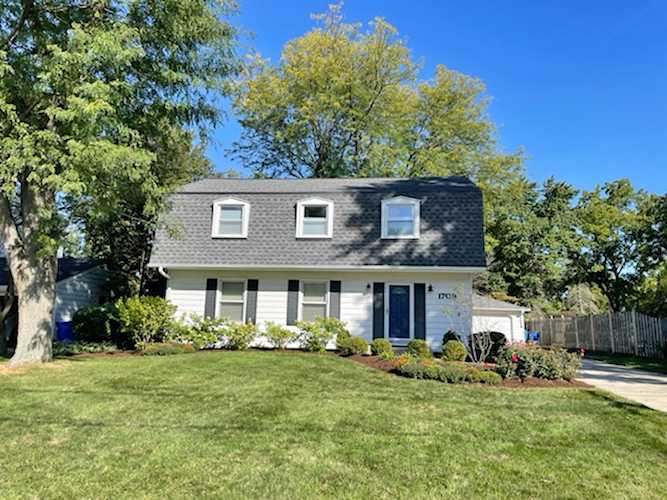 1709 Kay Rd Wheaton, IL 60187
