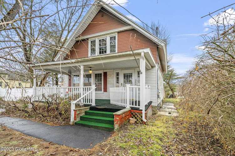 3406 Albany St St Schenectady, NY 12304