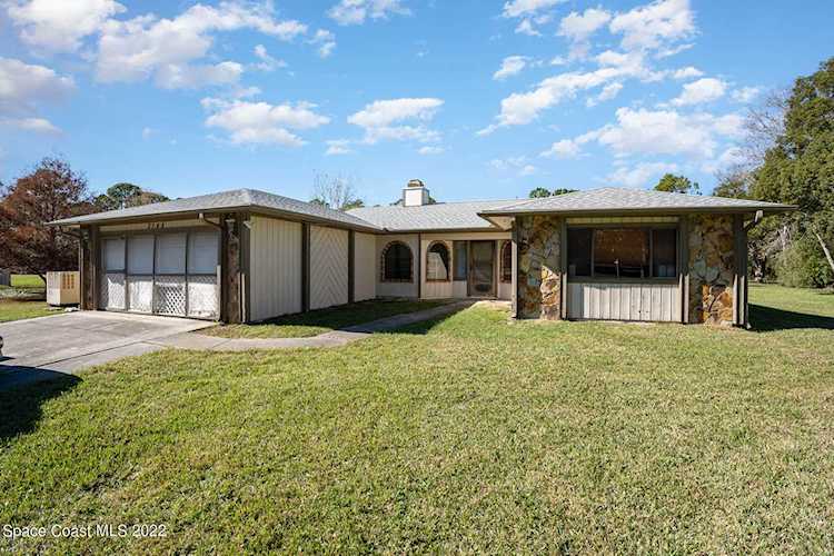 3748 E Er Smyth Drive Mims, FL 32754