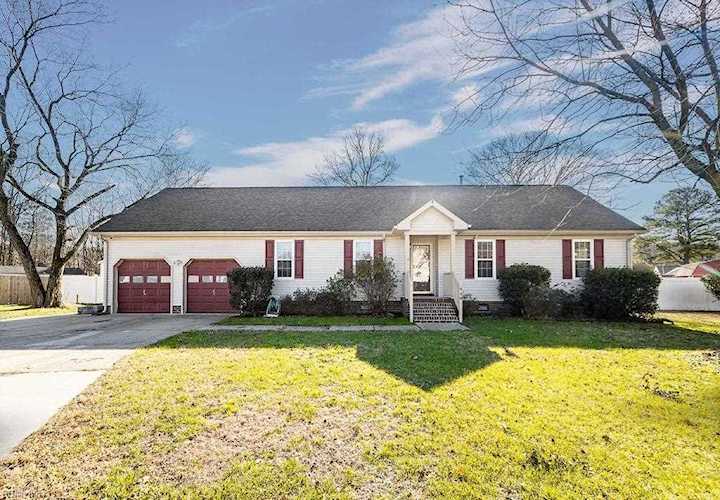 449 Cedar Pointe Ln Chesapeake, VA 23323 | MLS 10469818 Photo 1