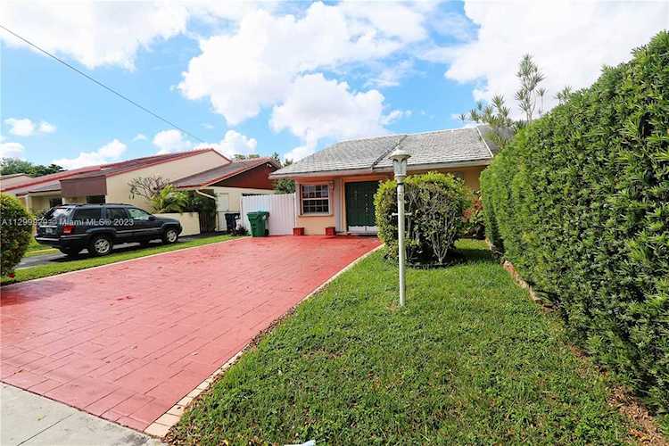 842 SW 89th Ave #A Miami, FL 33174