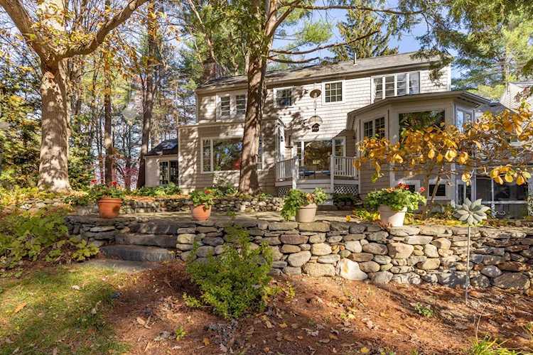 111 High St Exeter, NH 03833 | MLS 4935529 Photo 1