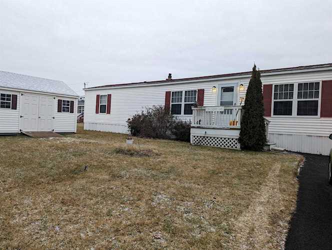 16 Blueberry Ln Seabrook, NH 03874