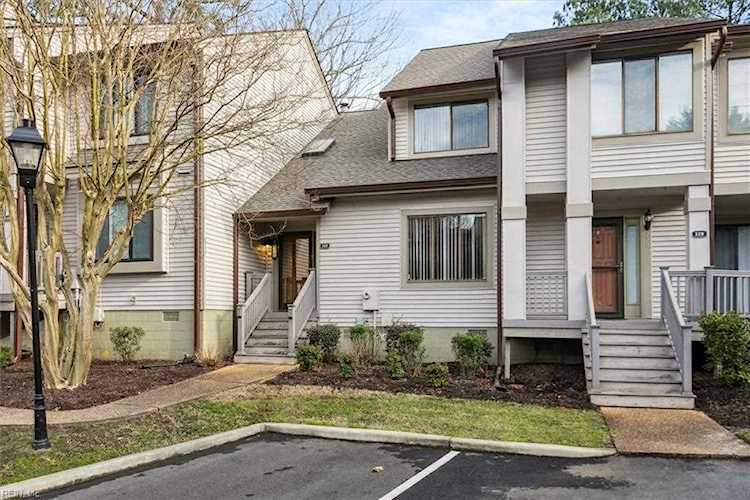 117 Inland View Dr Newport News, VA 23603 | MLS 10469847 Photo 1