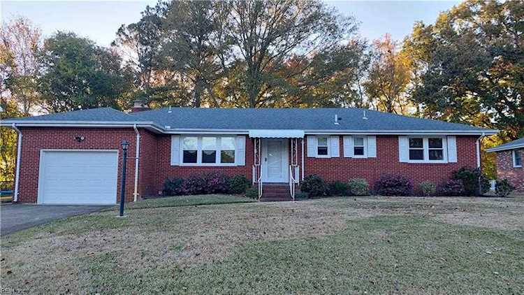 1025 Old Homestead Ln Virginia Beach, VA 23464