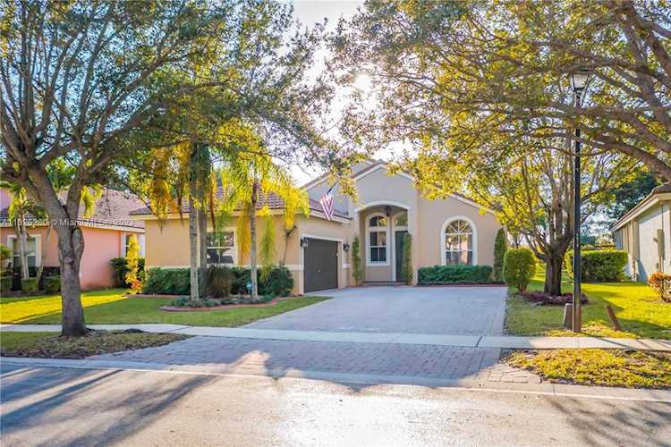 2756 SW 195th Ter Miramar, FL 33029