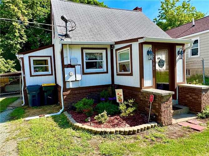 2100 E 38th St Anderson, IN 46013 | MLS 21874104 Photo 1