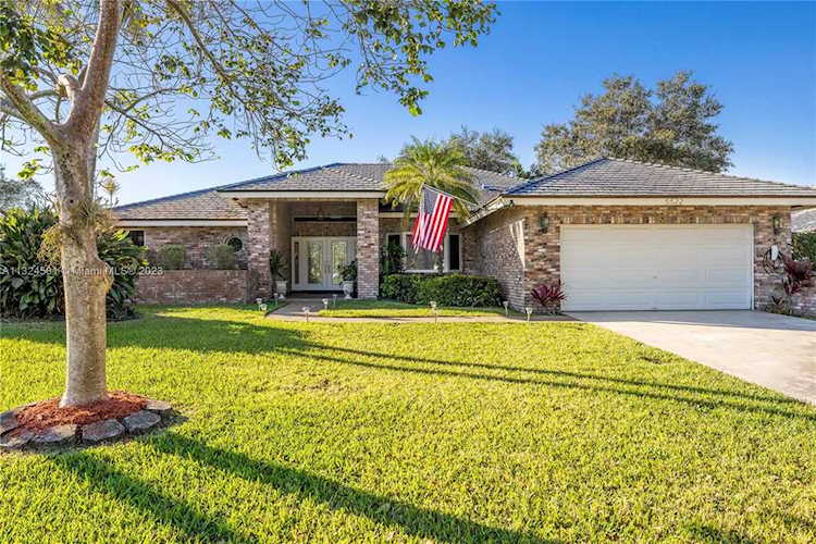 5522 NW 85th Ave Coral Springs, FL 33067