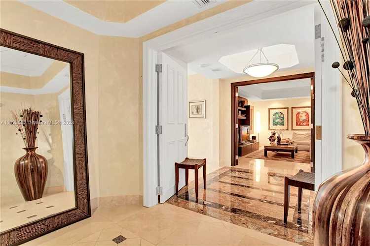 6000 Island Blvd #1902 Aventura, FL 33160