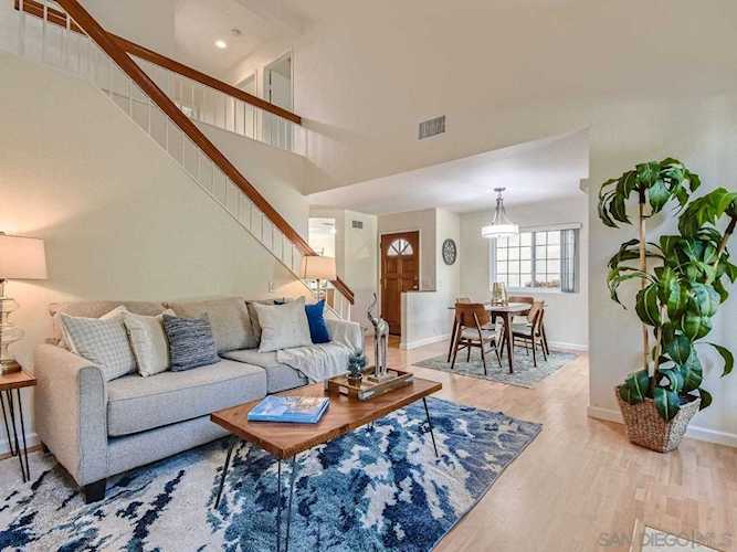 4058 Caminito Meliado San Diego, CA 92122