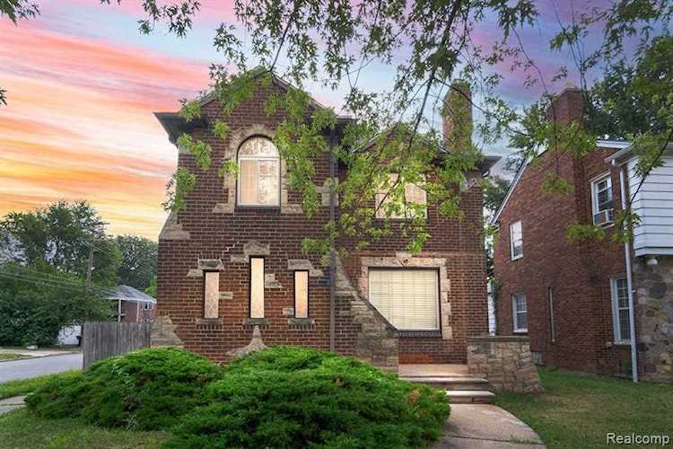 12561 E Outer Dr Detroit, MI 48224 | MLS 20221034949 Photo 1