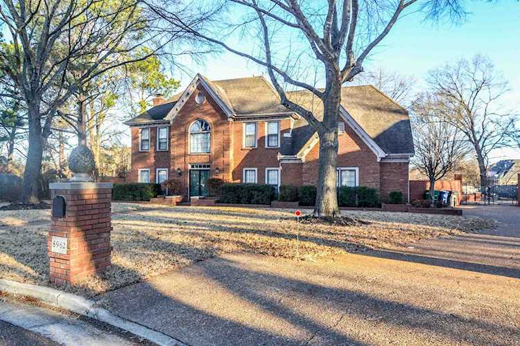 8962 Green Leaves Dr Germantown, TN 38139 | MLS 10140344 Photo 1