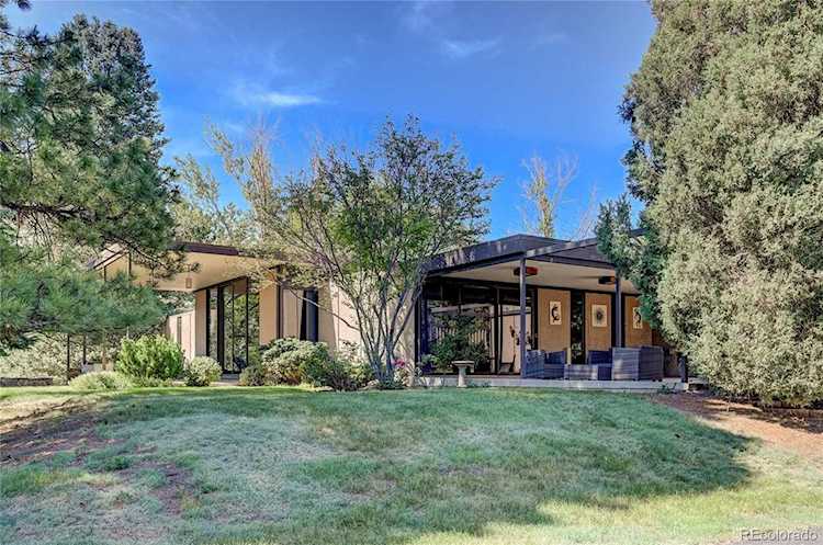 5425 Sunset Dr Bow Mar, CO 80123