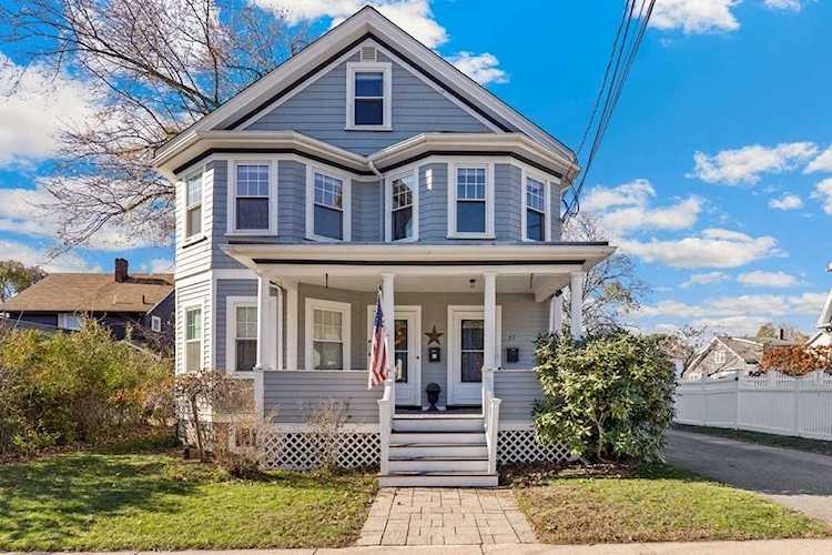 71 Madison Ave #2 Wakefield, MA 01880 | MLS 73070528 Photo 1