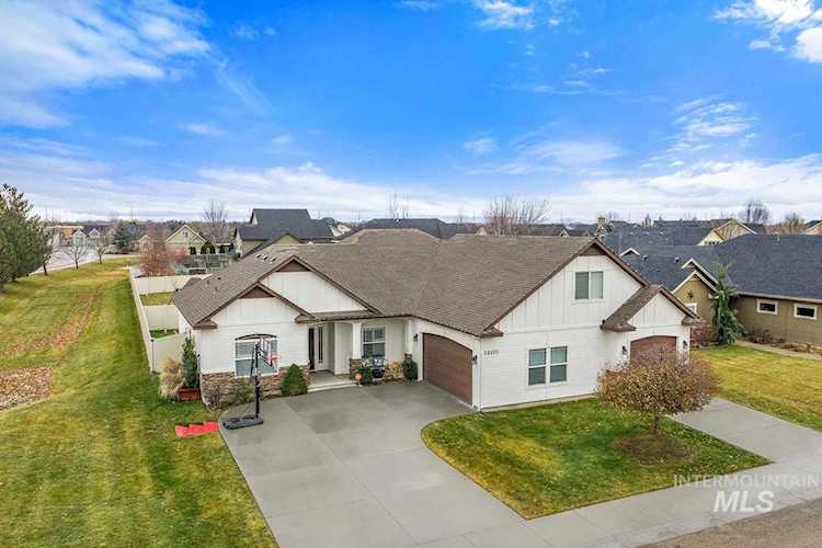 12101 W Darkwood Dr. Star, ID 83669