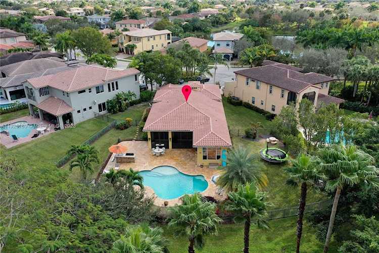 10835 NW 83rd Ct Parkland, FL 33076