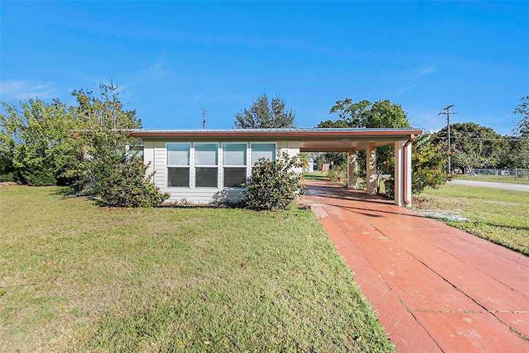 263 Walter Ave Frostproof, FL 33843