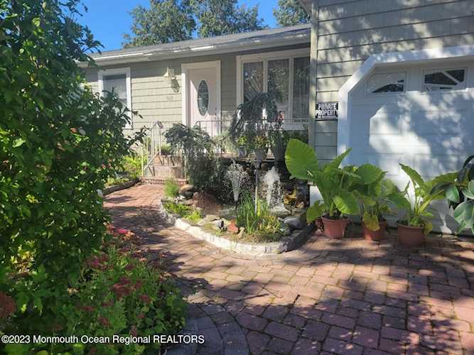 918 Sinclair Ave Lanoka Harbor, NJ 08734