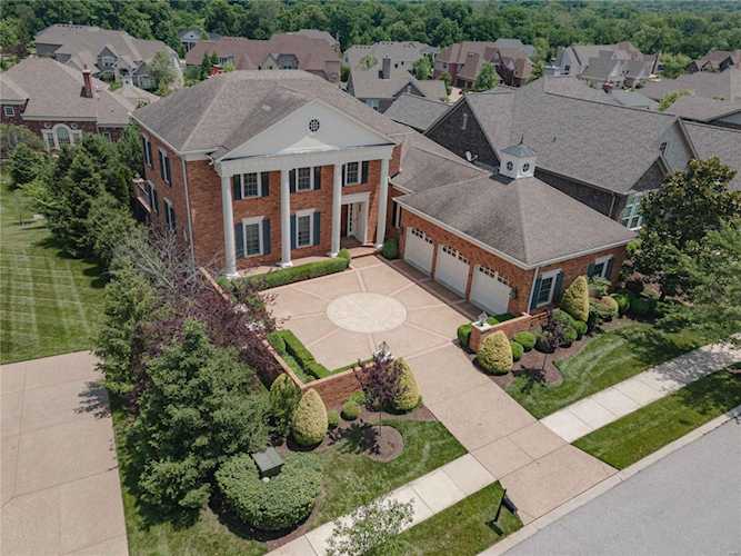 328 Wythe House Ct Creve Coeur, MO 63141