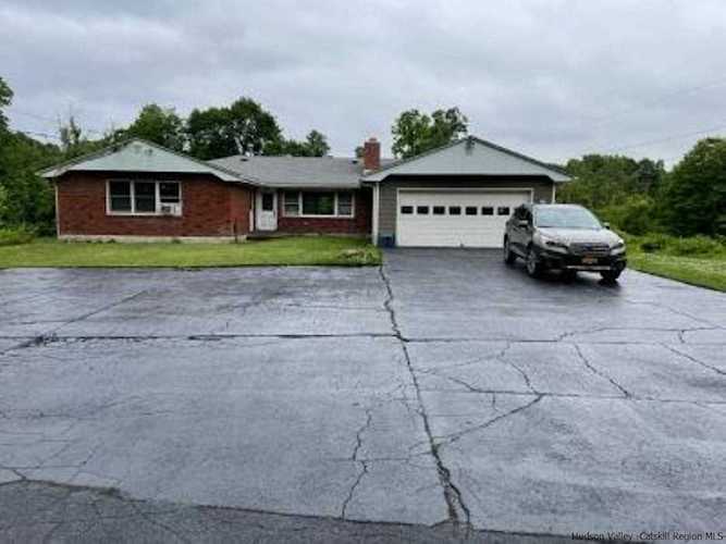 43 Blue Point Rd Highland, NY 12528
