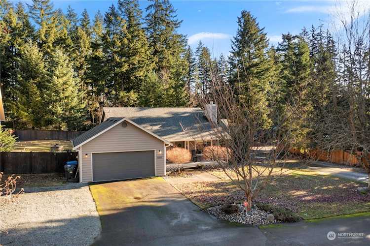 5831 184th Avenue Ct East Lake Tapps, WA 98391