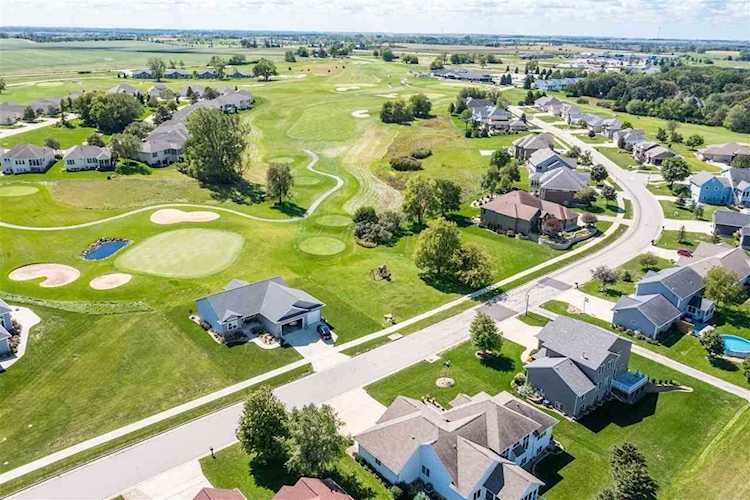 137 Eagle Ridge Dr Waverly, IA 50677