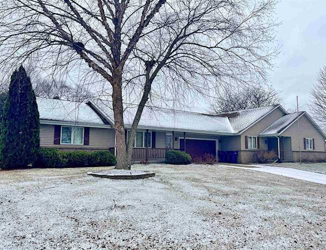 1320 Shannon Dr Janesville, WI 53546