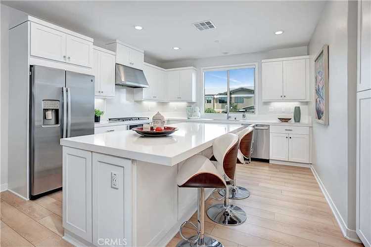 599 Catalonia Lake Forest, CA 92630