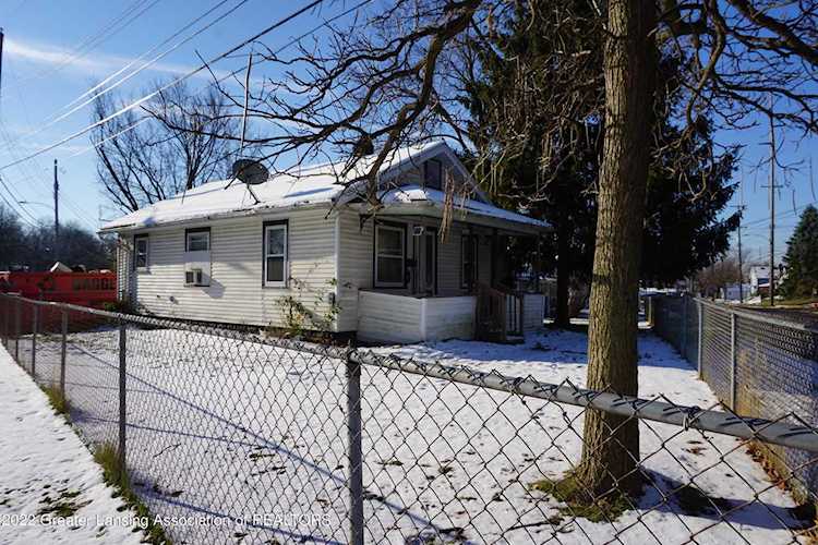 1144 Lake Lansing Rd Lansing, MI 48906