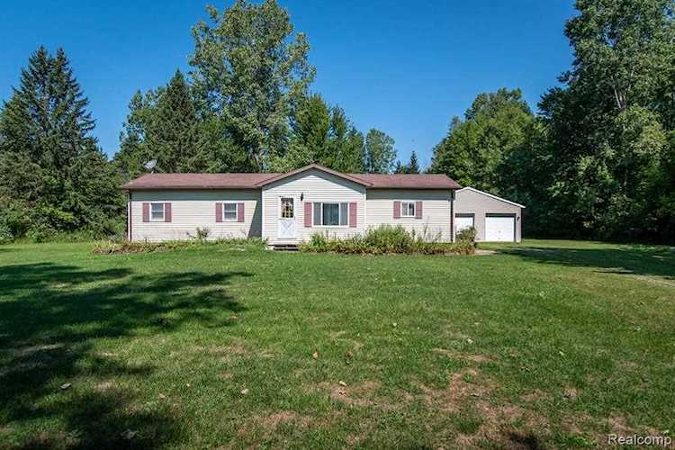 9908 Bryce Avoca, MI 48006