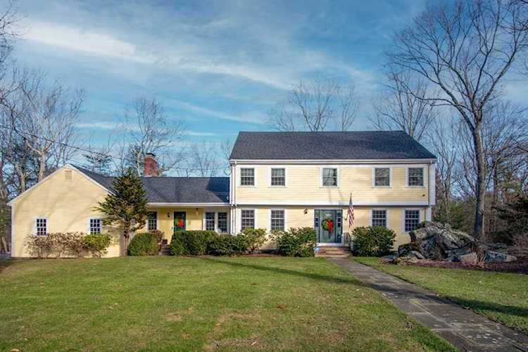 38 Rolling Ln, Dover, MA 02030 - $1,460,000 - MLS#73070168 Photo 1