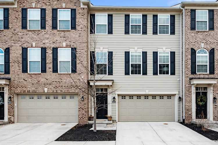 14237 Frostburg Dr Carmel, IN 46033 | MLS 21893712 Photo 1