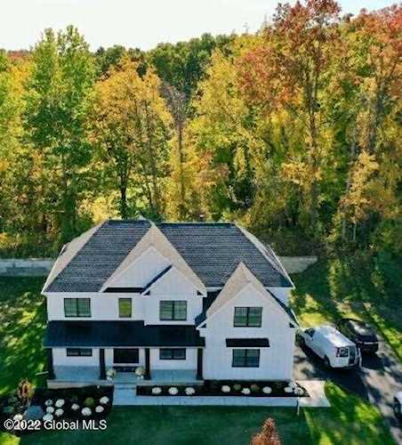 1 Steeple View Dr Loudonville, NY 12211