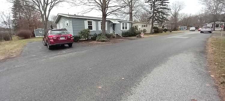 83 Elm Ct Seabrook, NH 03874