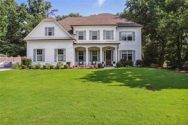 201 Stone Creek Court Woodstock, GA 30188