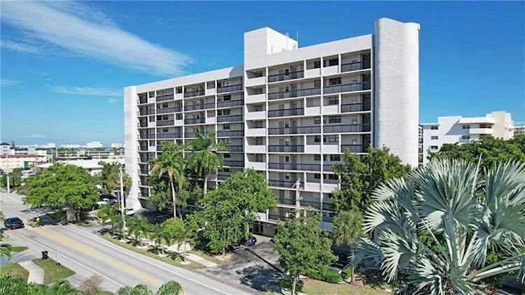 4800 Bayview Dr #901 Fort Lauderdale, FL 33308