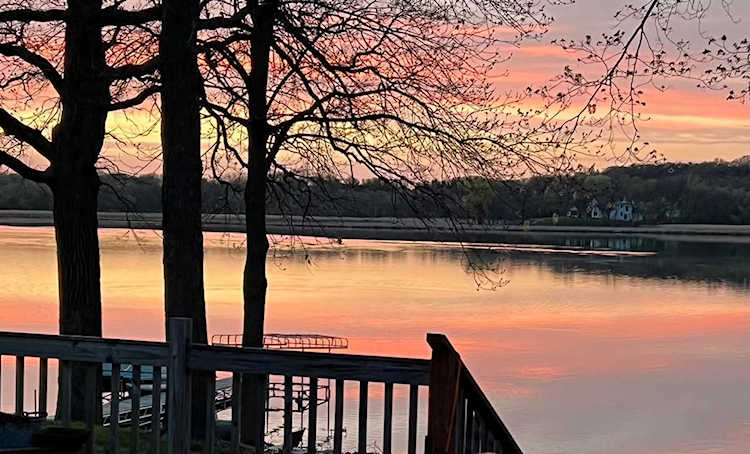 5886 Sunset Road Mound, MN 55364
