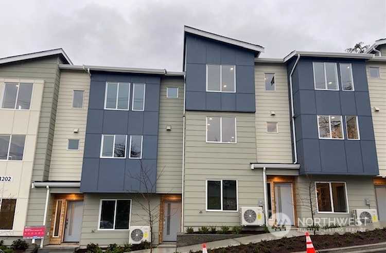 1202 NE 180th St #F Shoreline, WA 98155