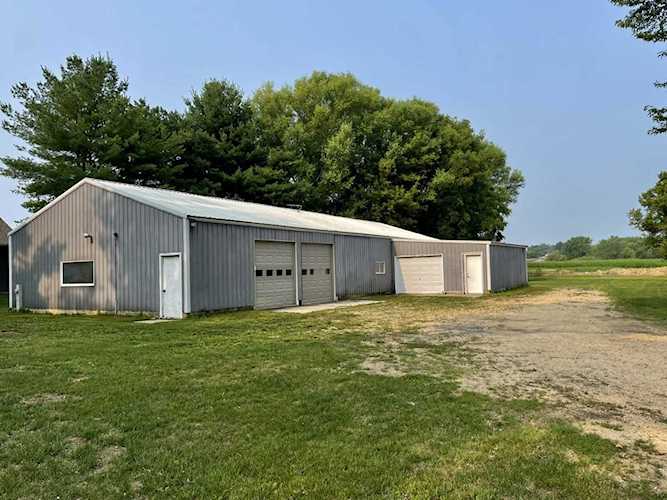 430 River Rd Columbus, WI 53925