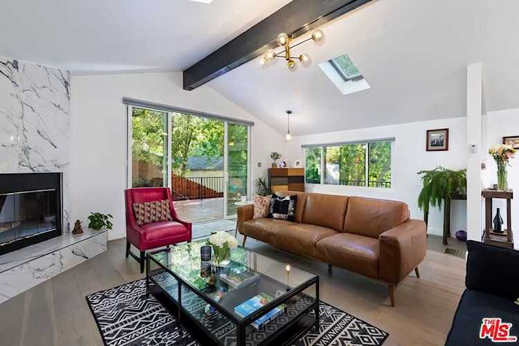 4221 Vanetta Dr Studio City, CA 91604