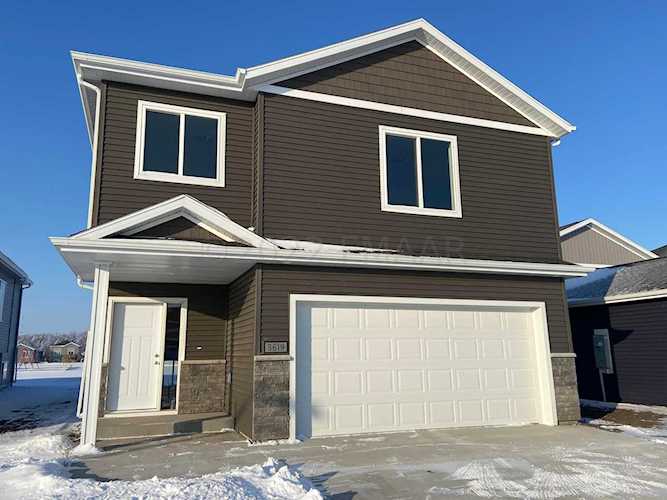 3619 32nd St S Moorhead, MN 56560 | MLS 22-4233 Photo 1