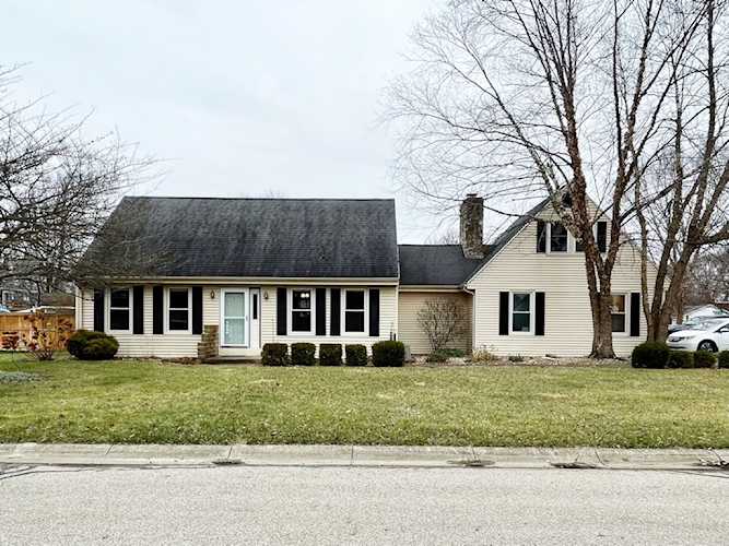 3820 Indianwood Dr Columbus, IN 47203