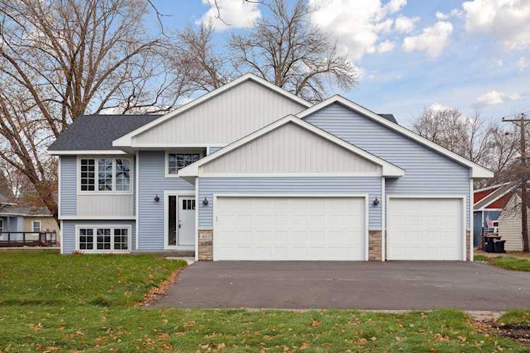 407 Maple Street Farmington, MN 55024