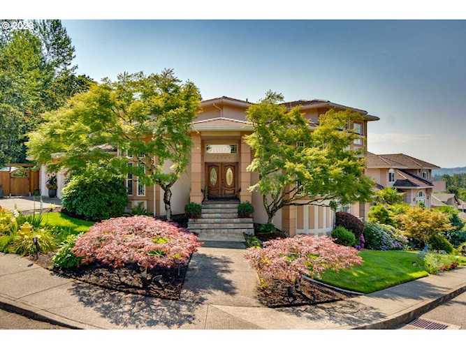 13704 SE Terra Cascade DR Happy Valley, OR 97086