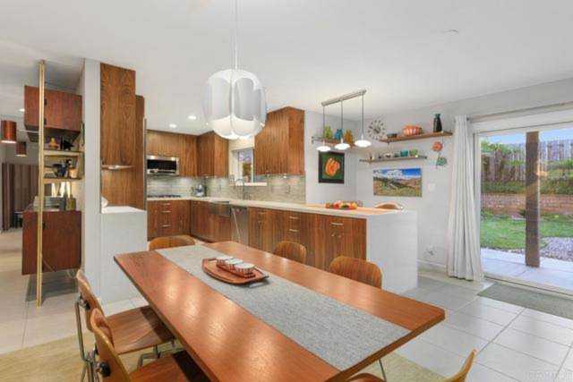 7752 Calina Way Carlsbad, CA 92009