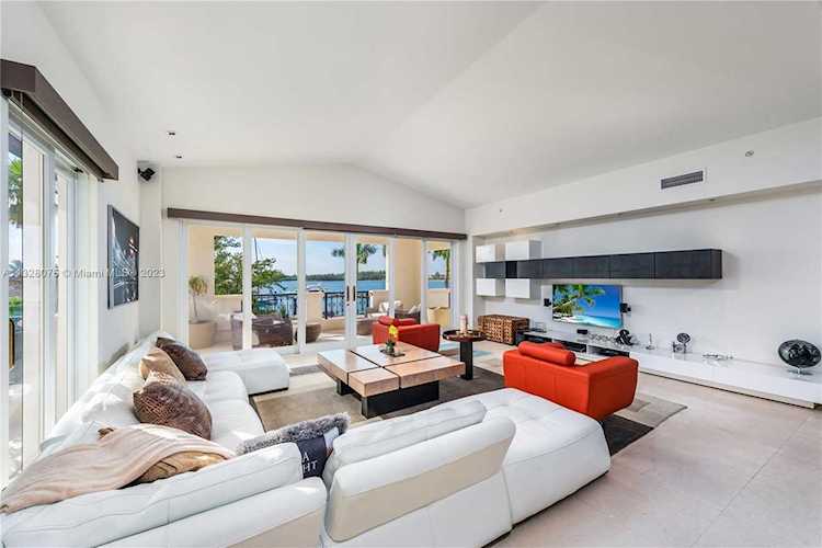2031 Fisher Island Dr #2031 Miami Beach, FL 33109