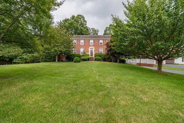143 Sailview Dr Forest, VA 24551