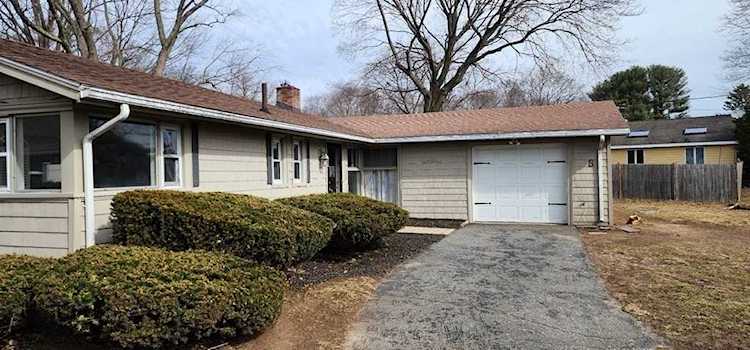 8 Curwen Road Peabody, MA 01960
