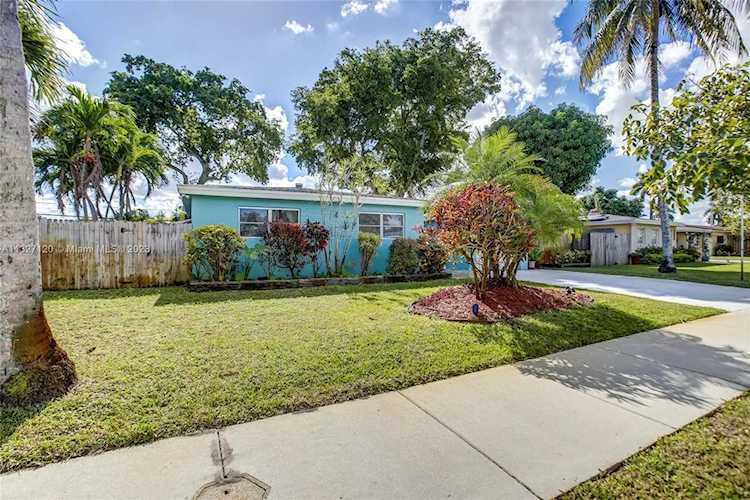 3210 SW 17th St Fort Lauderdale, FL 33312
